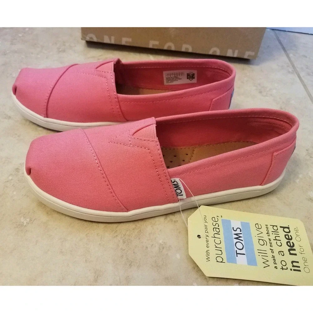 Toms Girls‎ Classic Bubblegum Pink Canvas SlipOn Casual Shoes Youth Size 2 NEW